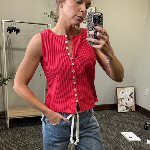 Sleeveless Ribbed Button-Front Top - Picture 1 of 5
